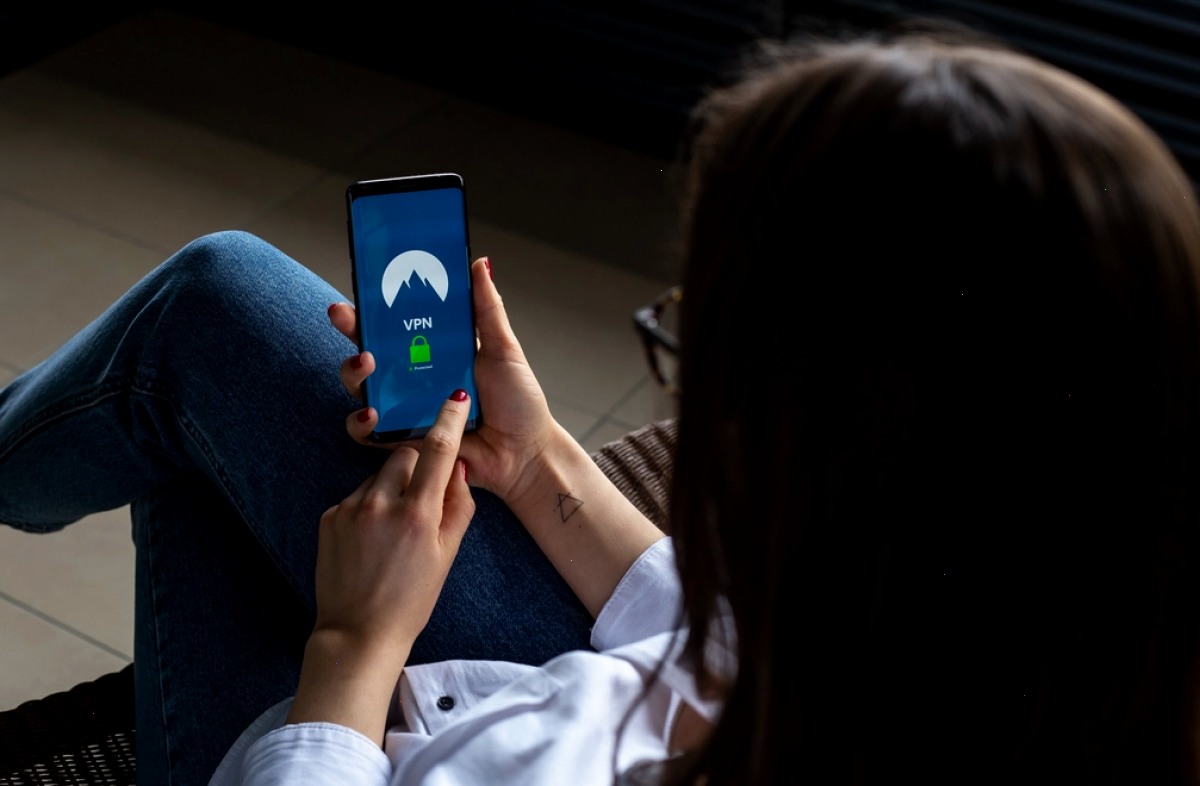 快连使用教程：Windows/macOS与移动端配置对比及断流排查实操（封面配图）